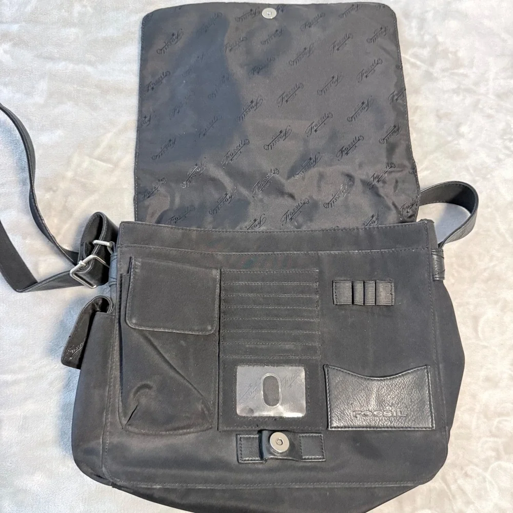 Fossil Black Leather Nylon Messenger Bag Organizer Laptop Crossbody Adjustable